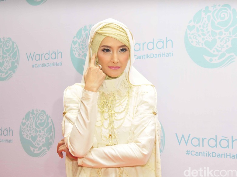 Cerita Inneke Koesherawati Ajarkan Anak Puasa Cerita Inneke Koesherawati Ajarkan Anak Puasa