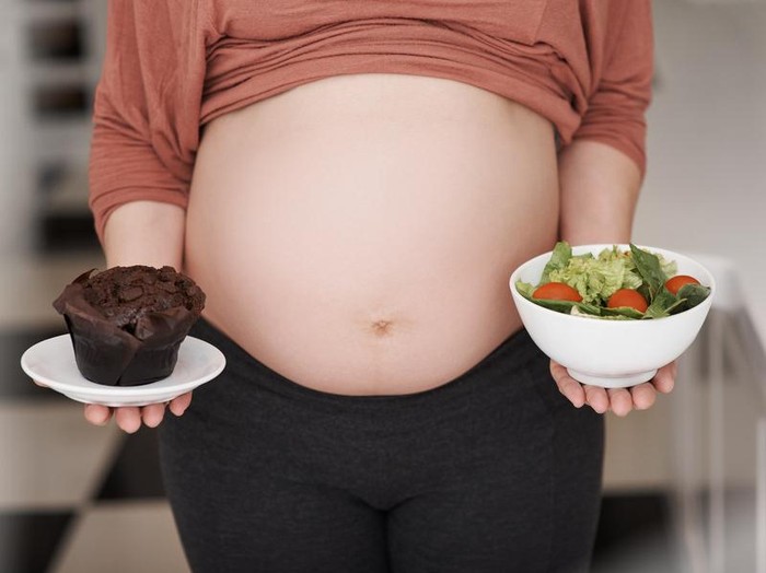 Mana yang lebih baik untuk ibu hamil, nutrisi alami atau buatan? Foto: iStock Mana yang lebih baik untuk ibu hamil, nutrisi alami atau buatan? Foto: iStock