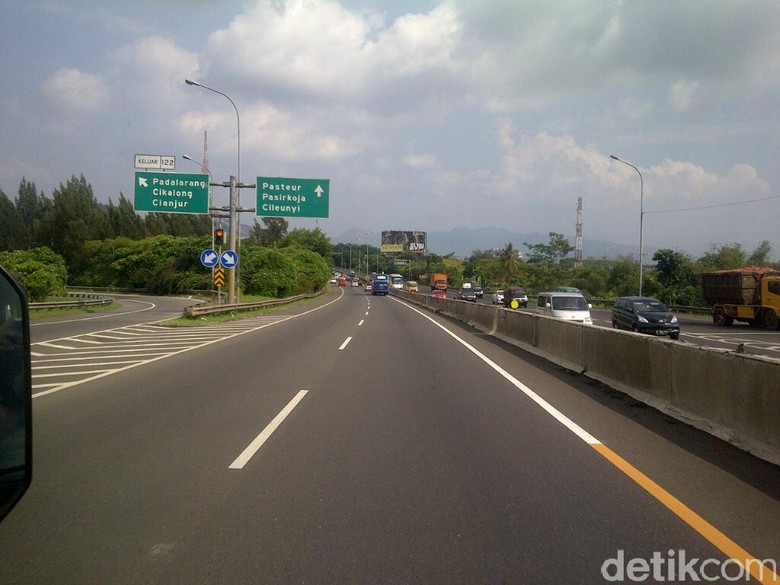 Ini Penyebab Genangan di KM 130 Tol Purbaleunyi Ini Penyebab Genangan di KM 130 Tol Purbaleunyi