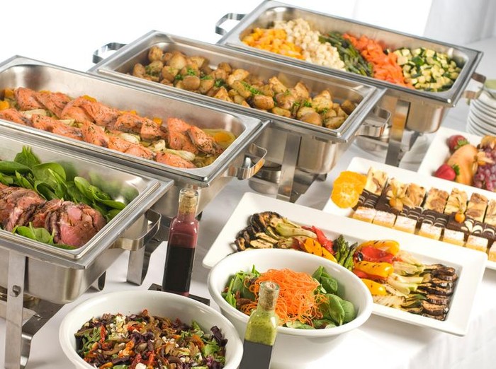 Menu sehat yang bisa dimakan saat kondangan tanpa bikin gemuk/Foto: iStock Menu sehat yang bisa dimakan saat kondangan tanpa bikin gemuk/Foto: iStock