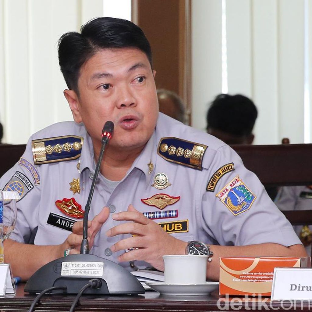 Kadishub Cek Staf yang Disebut Kembalikan Mobil Ratna Sarumpaet Kadishub Cek Staf yang Disebut Kembalikan Mobil Ratna Sarumpaet