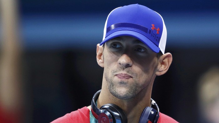 Michael Phelps diisukan makan 12.000 kalori dalam sehari untuk bisa memenangkan tiap kejuaraan. (Foto: REUTERS/Stefan Wermuth) Michael Phelps diisukan makan 12.000 kalori dalam sehari untuk bisa memenangkan tiap kejuaraan. (Foto: REUTERS/Stefan Wermuth)