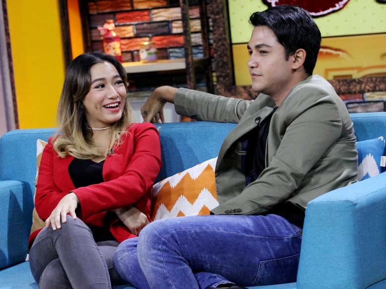 Sudah Lamaran, Adzana Bing Slamet dan Rizky Alatas Nikah Tahun 2018 Sudah Lamaran, Adzana Bing Slamet dan Rizky Alatas Nikah Tahun 2018