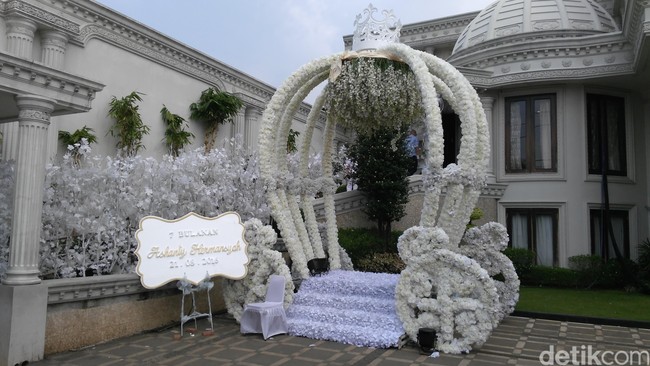 Senyum Bahagia Ashanty di Prosesi Siraman Senyum Bahagia Ashanty di Prosesi Siraman