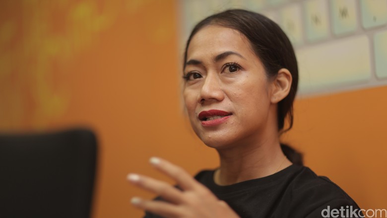Nia Dinata Garap Dokumenter Tenun Baduy di London Nia Dinata Garap Dokumenter Tenun Baduy di London