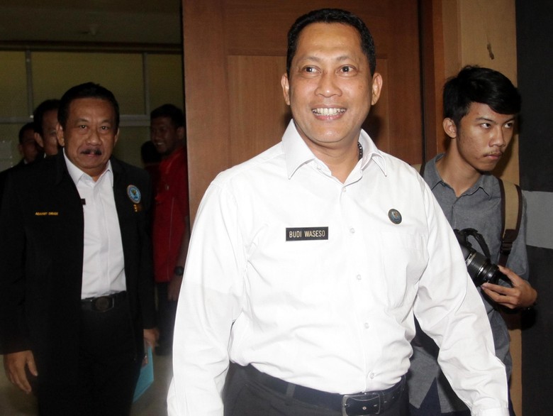 Buwas Jenguk Julia Perez di RSCM Buwas Jenguk Julia Perez di RSCM