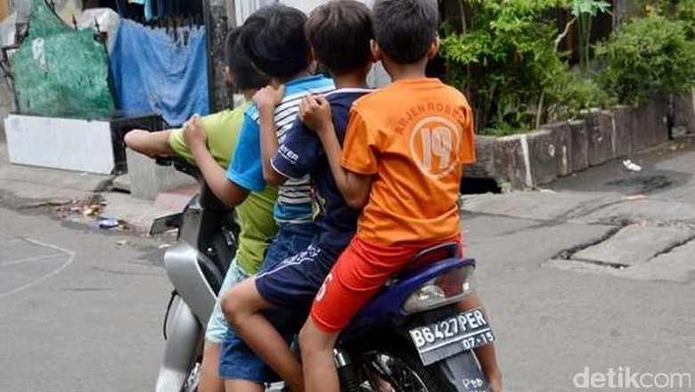 Ada Rumor Usia 15 Tahun Boleh Bikin SIM, Ini Pandangan Safety Riding Ada Rumor Usia 15 Tahun Boleh Bikin SIM, Ini Pandangan Safety Riding