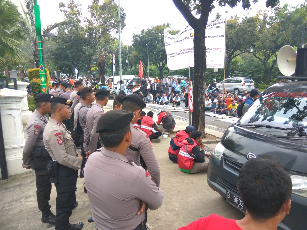 Didemo Ahok Minta Eks Karyawan Trans Batavia Cari Solusi Ke Disnaker