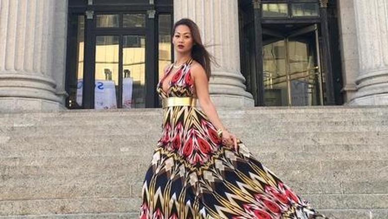 Indah Kalalo Tinggal Anak untuk Honeymoon ke Eropa Indah Kalalo Tinggal Anak untuk Honeymoon ke Eropa