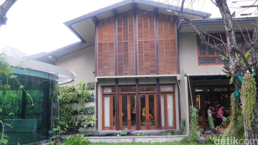 Hujan Saat Long Weekend? Kamu Bisa Tetap Liburan Santai di 5 Tempat Ini Hujan Saat Long Weekend? Kamu Bisa Tetap Liburan Santai di 5 Tempat Ini
