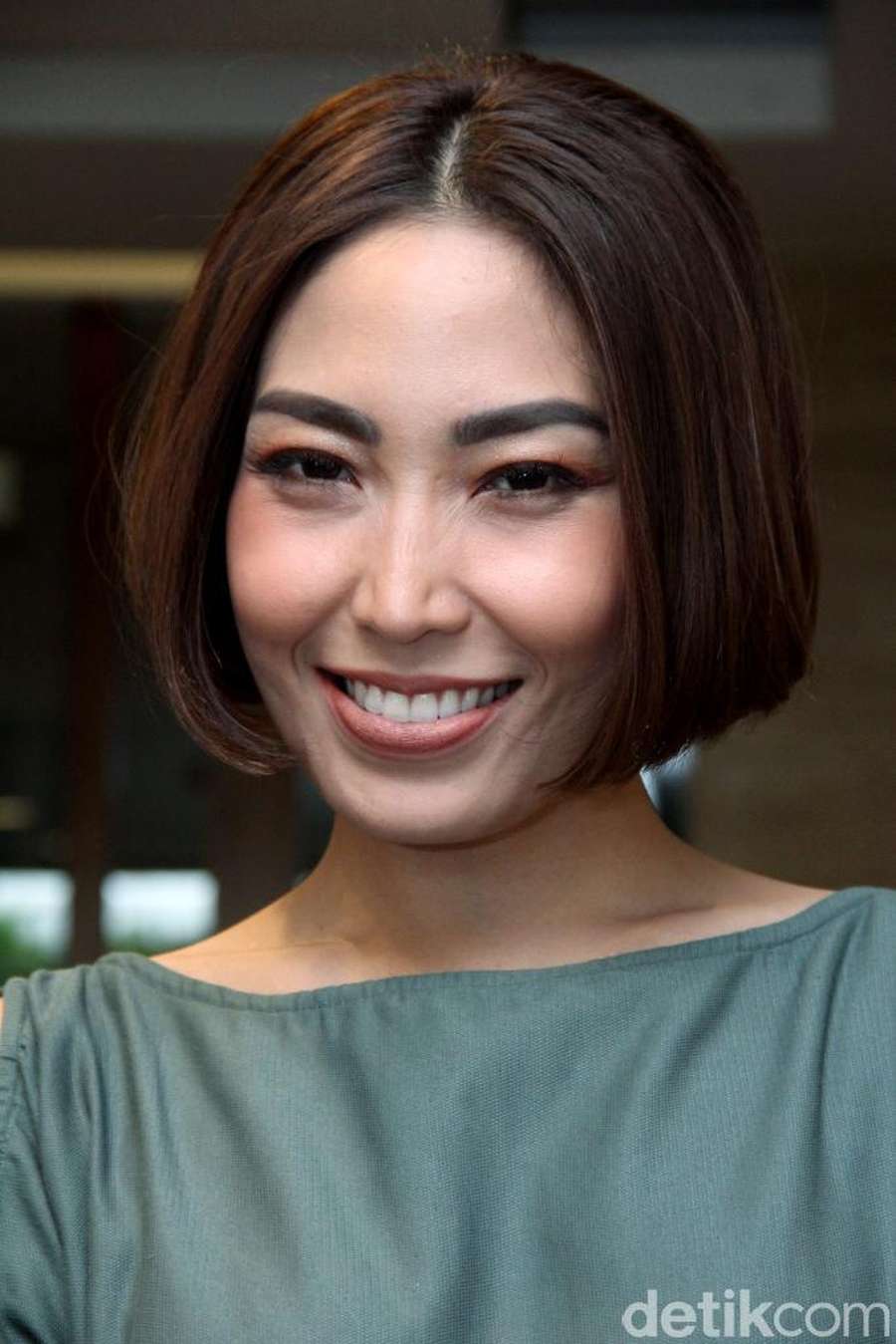 Rambo Gaya Rambut Baru Ayu Dewi