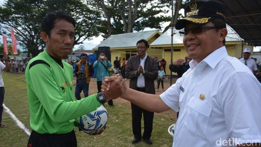 Bupati Poso Buka Liga Nusantara Bupati Poso Buka Liga Nusantara
