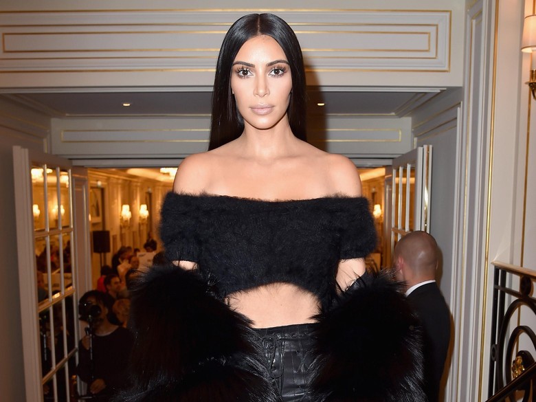 Kim Kardashian Trauma Terkait Insiden Penyekapan di Paris Kim Kardashian Trauma Terkait Insiden Penyekapan di Paris