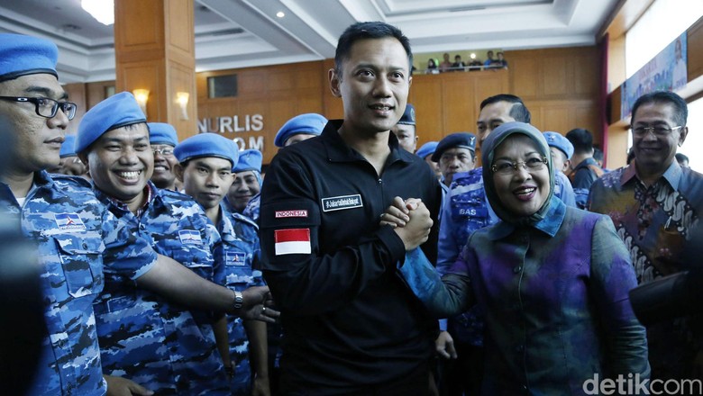 Tanggapi Popularitasnya di Survei, Agus: Jangan Cepat Puas Tetap Kerja Keras Tanggapi Popularitasnya di Survei, Agus: Jangan Cepat Puas Tetap Kerja Keras