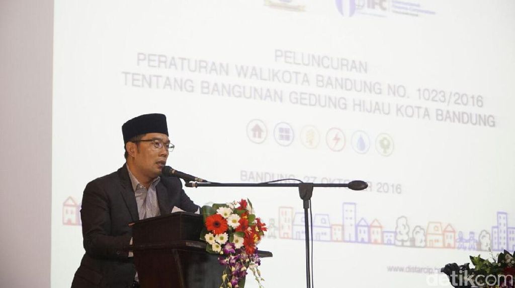 Libur Panjang, Ridwan Kamil Ajak Wisatawan Jalan Kaki di Bandung