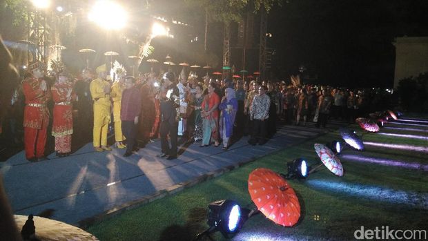 Berdendang Istana Merdeka Peringati Sumpah Pemuda Nusantara Mewarnai Gambar