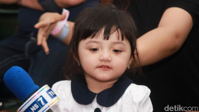 Punya Adik, Arsy Makin Ngegemesin! Punya Adik, Arsy Makin Ngegemesin!