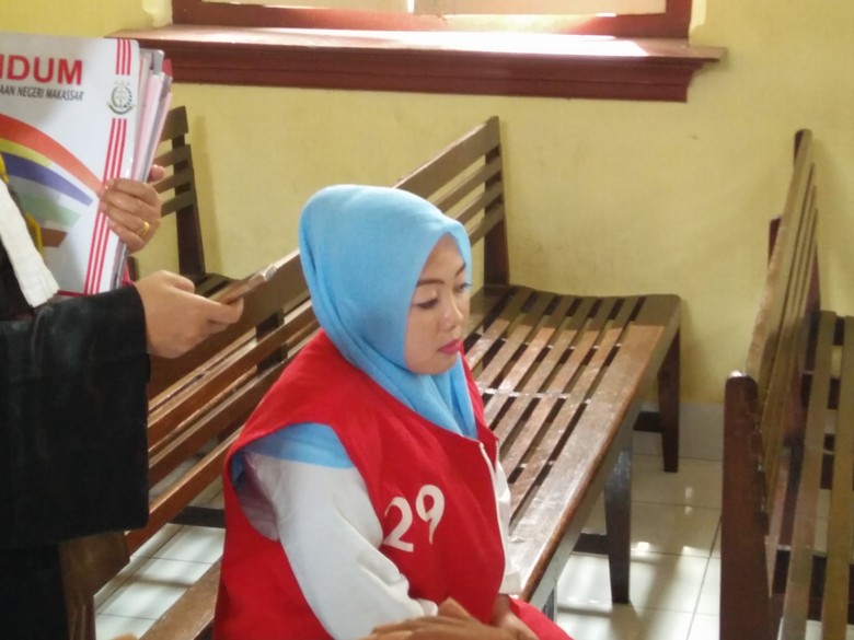 Derita Yusniar, Ibu asal Makassar yang Ditahan karena Status Medsos Derita Yusniar, Ibu asal Makassar yang Ditahan karena Status Medsos