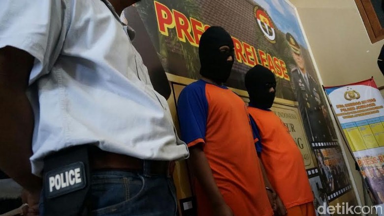 Pengiriman Satu Truk Kayu Ilegal Digagalkan Polisi Pengiriman Satu Truk Kayu Ilegal Digagalkan Polisi