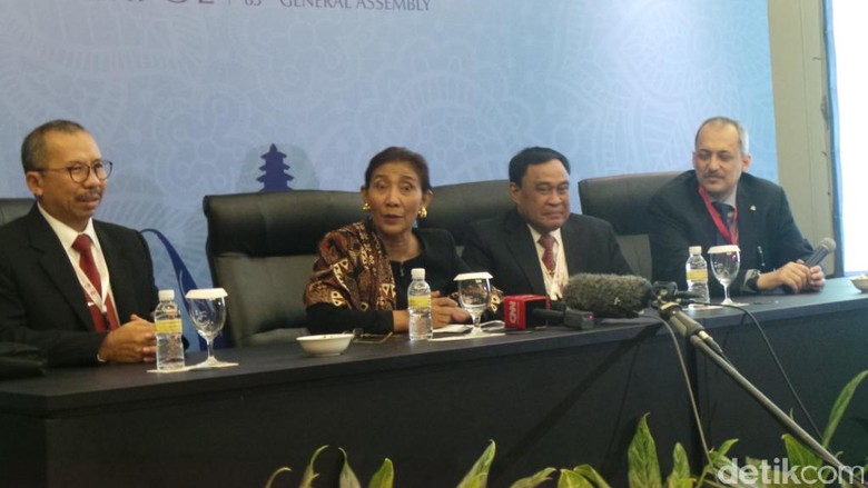 Menteri Susi Ingin Interpol Berperan Besar Berantas Illegal Fishing Menteri Susi Ingin Interpol Berperan Besar Berantas Illegal Fishing