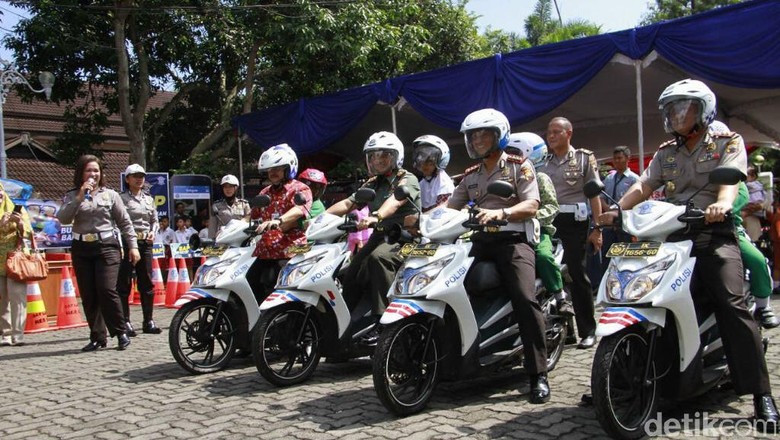 Polisi Ajak 1.200 Siswa di Kabupaten Semarang Tertib Lalu-lintas Polisi Ajak 1.200 Siswa di Kabupaten Semarang Tertib Lalu-lintas