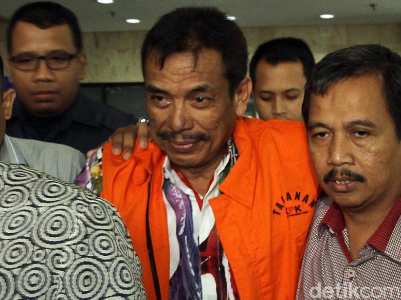 Wali Kota Madiun Dipindah ke Surabaya untuk Jalani Sidang Wali Kota Madiun Dipindah ke Surabaya untuk Jalani Sidang