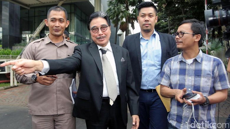 Hotma Sitompul Serahkan Honor dari Kemendagri USD 400 ribu ke KPK Hotma Sitompul Serahkan Honor dari Kemendagri USD 400 ribu ke KPK