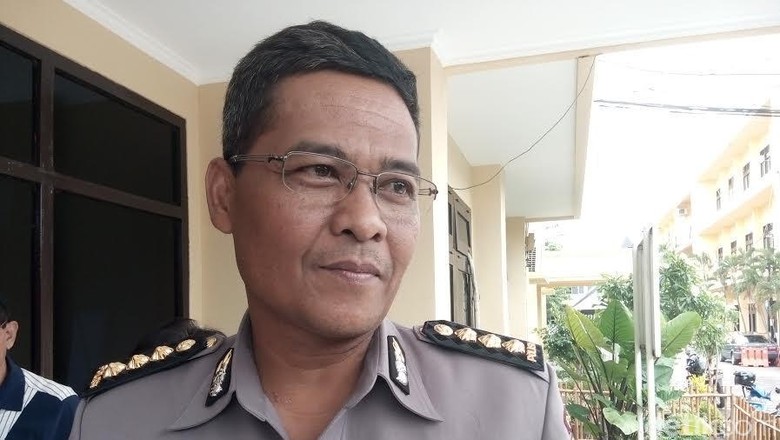Polisi Periksa Saksi di Padang Terkait Dugaan Makar Kivlan Zen Polisi Periksa Saksi di Padang Terkait Dugaan Makar Kivlan Zen