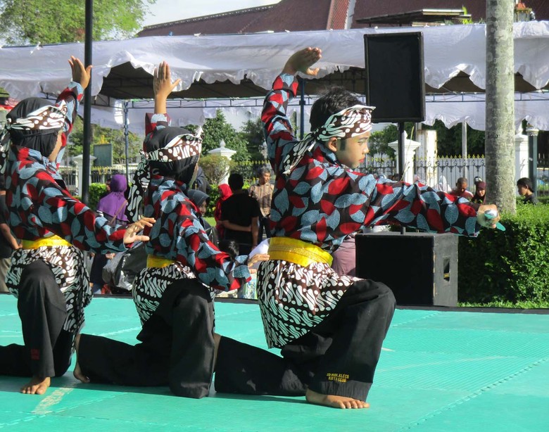 Ratusan Pesilat Muda Ikuti Festival Koreografi Pencak di Yogyakarta Ratusan Pesilat Muda Ikuti Festival Koreografi Pencak di Yogyakarta