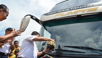 Mewahnya Bus Tingkat Antar Kota Wonogiri-Solo-Jakarta Mewahnya Bus Tingkat Antar Kota Wonogiri-Solo-Jakarta