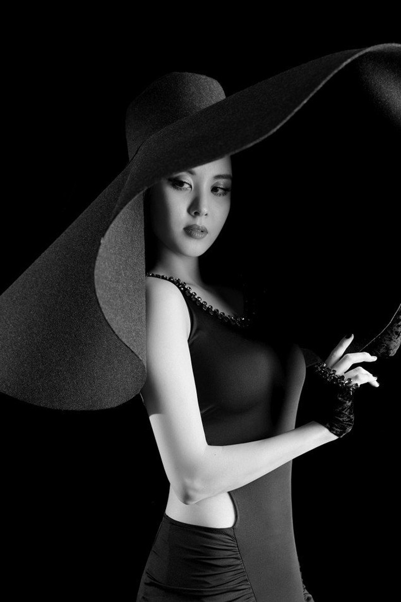 Debut Solo, Seohyun SNSD Tampil Seksi Bergaun Hitam Debut Solo, Seohyun SNSD Tampil Seksi Bergaun Hitam