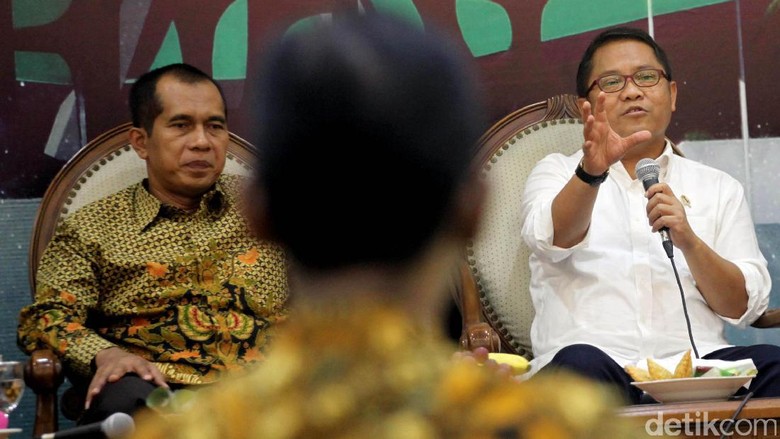 Kemenkominfo akan Rapikan 40 Ribu Situs Berkonten Hoax dan Negatif Kemenkominfo akan Rapikan 40 Ribu Situs Berkonten Hoax dan Negatif
