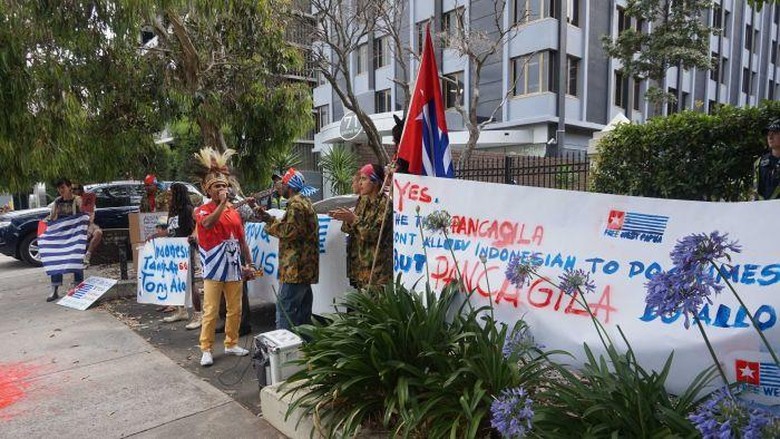 Unjuk Rasa di KJRI Melbourne, Satu Orang Ditahan Unjuk Rasa di KJRI Melbourne, Satu Orang Ditahan