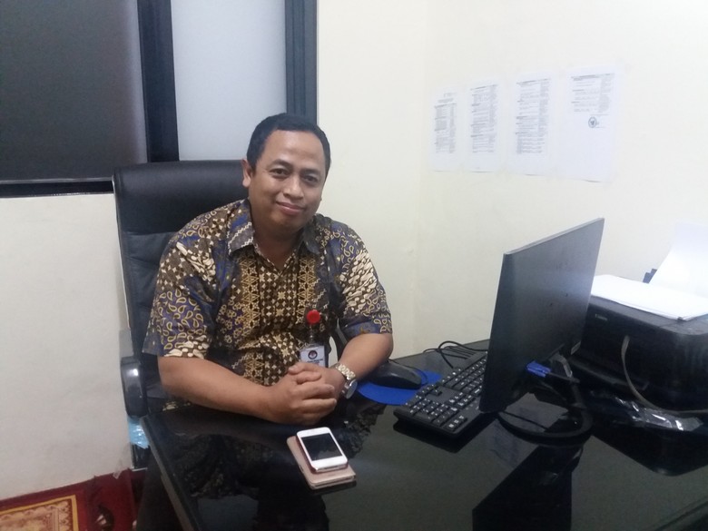 Soal Penempelan Stiker Agus-Sylvi, Panwaslu Jakbar: Tak Masalah Soal Penempelan Stiker Agus-Sylvi, Panwaslu Jakbar: Tak Masalah