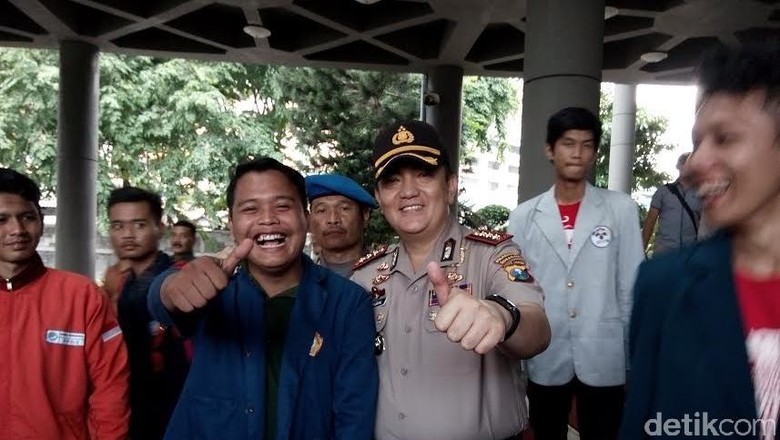 Kapolrestabes Surabaya Jamin Tak Ada Demo Angkot Hari ini Kapolrestabes Surabaya Jamin Tak Ada Demo Angkot Hari ini