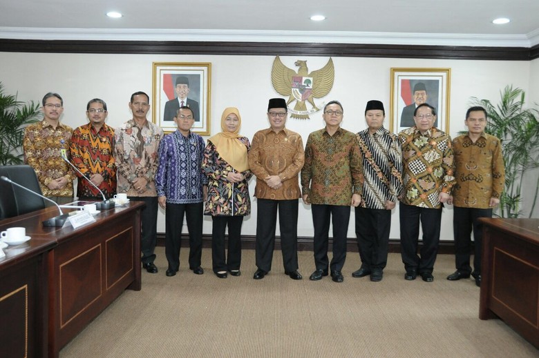 Sejajar dengan MA, KY Minta Ganti Nama Jadi Dewan Yudisial Sejajar dengan MA, KY Minta Ganti Nama Jadi Dewan Yudisial