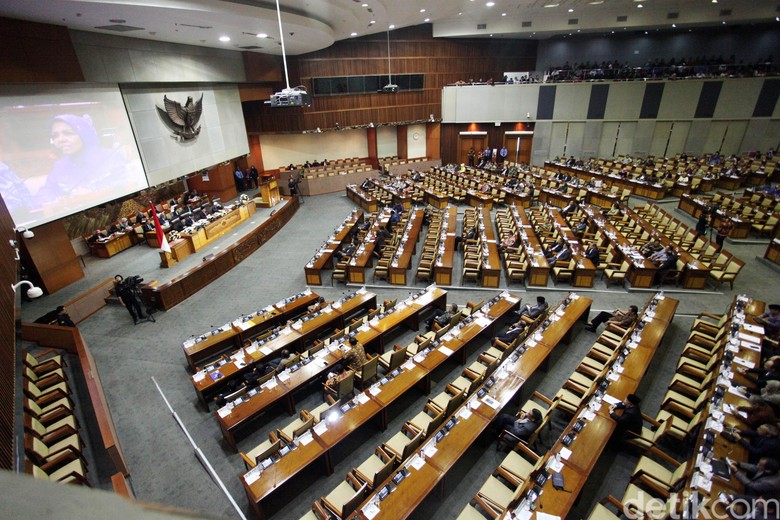 DPR Makin Digdaya, Jokowi Tak Kuasa DPR Makin Digdaya, Jokowi Tak Kuasa