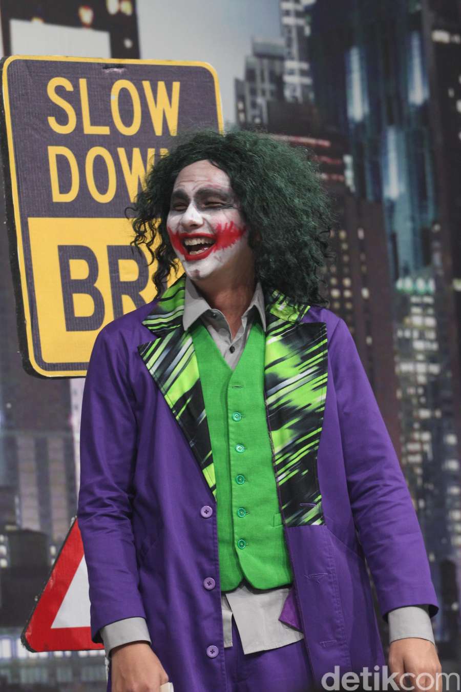 Joker Andika Pratama Tampil Kocak Di OVJ