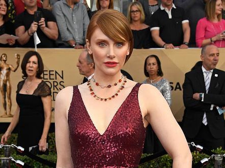 Bryce Dallas Howard dan Perjuangan Melawan Depresi Postpartum Pasca Lahiran Bryce Dallas Howard dan Perjuangan Melawan Depresi Postpartum Pasca Lahiran