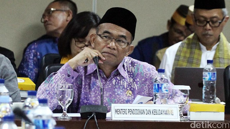 Kenangan Mendikbud yang Hobi Nonton Film Waktu Kecil Kenangan Mendikbud yang Hobi Nonton Film Waktu Kecil