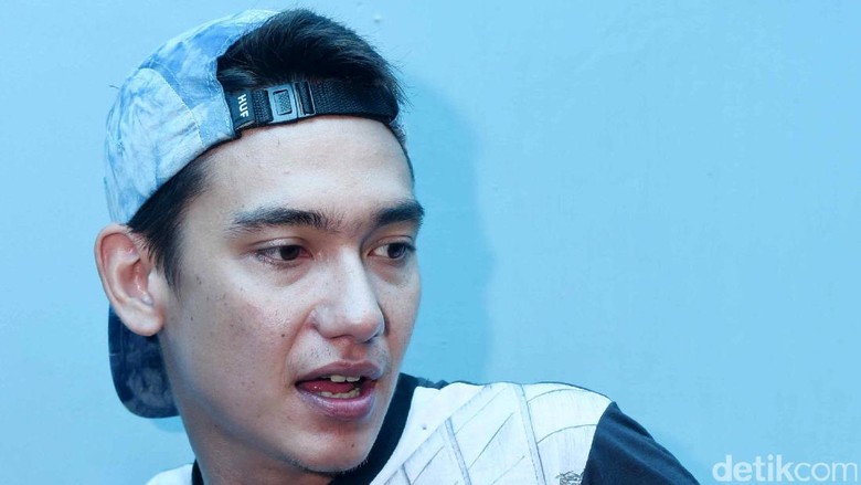 Main Bareng Aktor Baru Jadi Tantangan Adipati Dolken Main Bareng Aktor Baru Jadi Tantangan Adipati Dolken