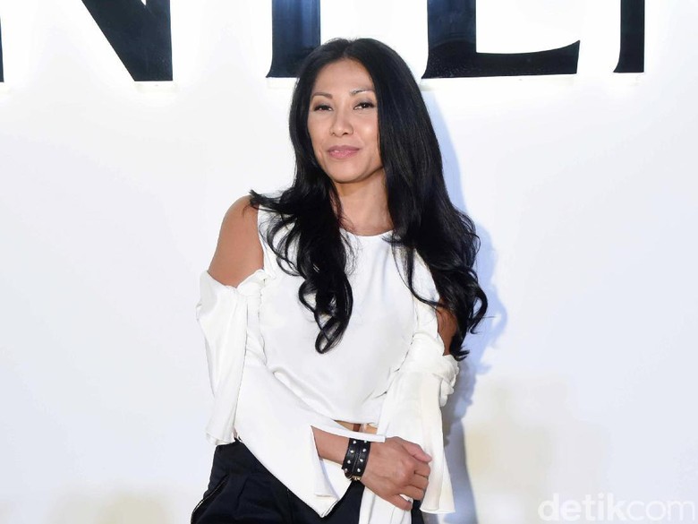 15 Minggu di Billboard, Anggun Catat Sejarah dan Siapkan Lagu baru 15 Minggu di Billboard, Anggun Catat Sejarah dan Siapkan Lagu baru