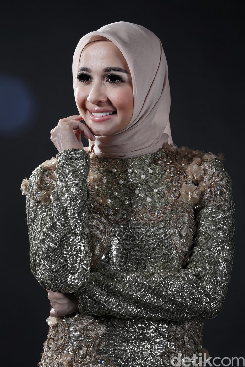 Laudya Cynthia Bella Tak Pernah Unggah Foto Lamaran di Instagram Laudya Cynthia Bella Tak Pernah Unggah Foto Lamaran di Instagram
