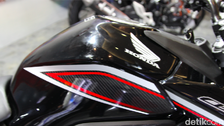 Hati-hati, Air Hujan Bisa Masuk ke Tangki Motor Sport Hati-hati, Air Hujan Bisa Masuk ke Tangki Motor Sport