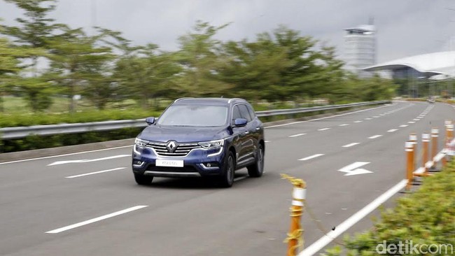 Menguji Keandalan SUV Renault Koleos Menguji Keandalan SUV Renault Koleos