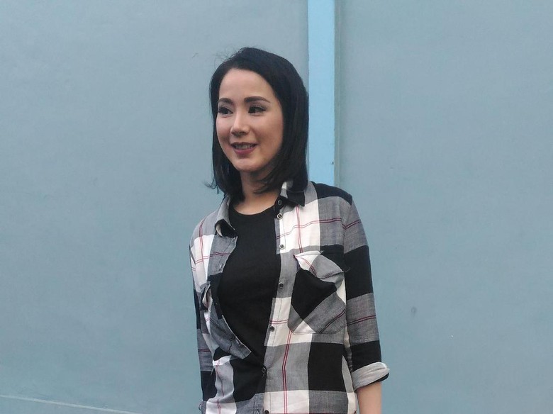 8 Tahun Cerai Jill Gladys Balikan dengan Mantan Suami 8 Tahun Cerai Jill Gladys Balikan dengan Mantan Suami