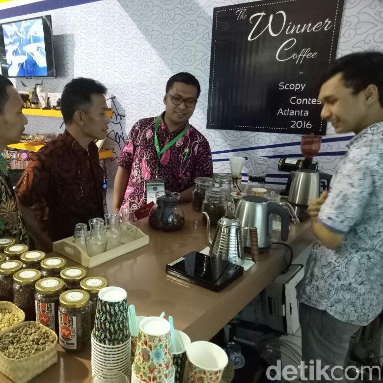 Pemprov Jabar Tebarkan Aroma Kopi Puntang di IBRAF 2017 Pemprov Jabar Tebarkan Aroma Kopi Puntang di IBRAF 2017