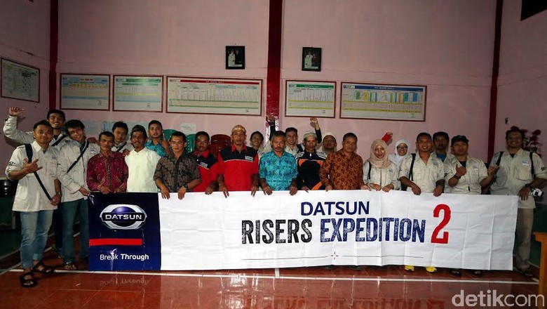 Risers Sumbang Perlengkapan Belajar untuk Madrasah Risers Sumbang Perlengkapan Belajar untuk Madrasah
