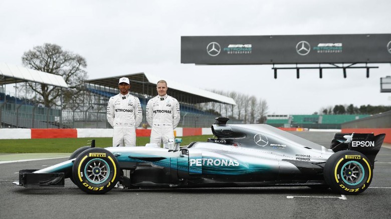 Mercedes Luncurkan Mobil Baru untuk F1 2017 Mercedes Luncurkan Mobil Baru untuk F1 2017