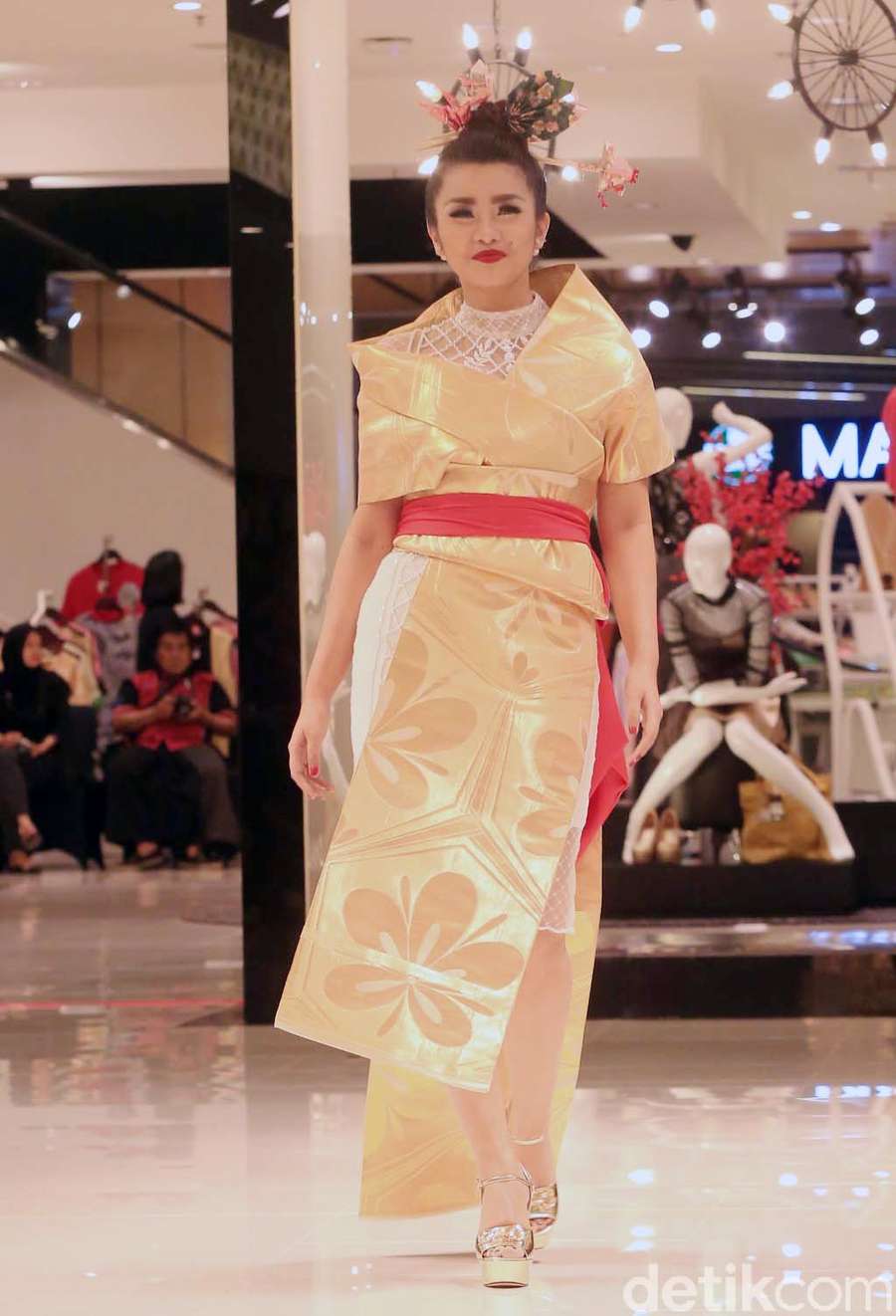 Vicky Shu Hingga Iis Dahlia Saat Jadi Model Vicky Shu Hingga Iis Dahlia Saat Jadi Model